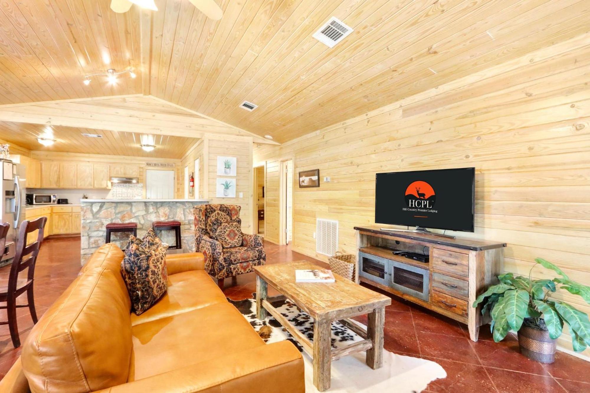 Log And Suites- The Oak Ferienhaus *
